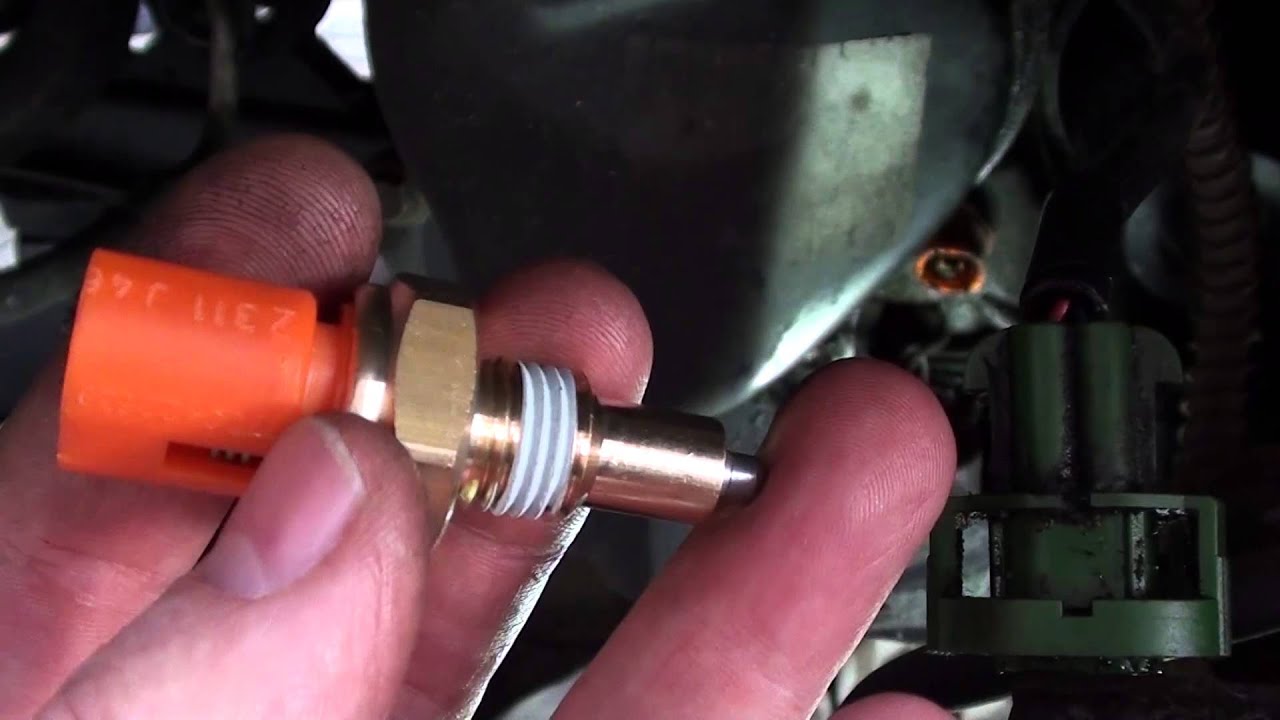 Volvo V40/S40 Reverse light switch replacement
