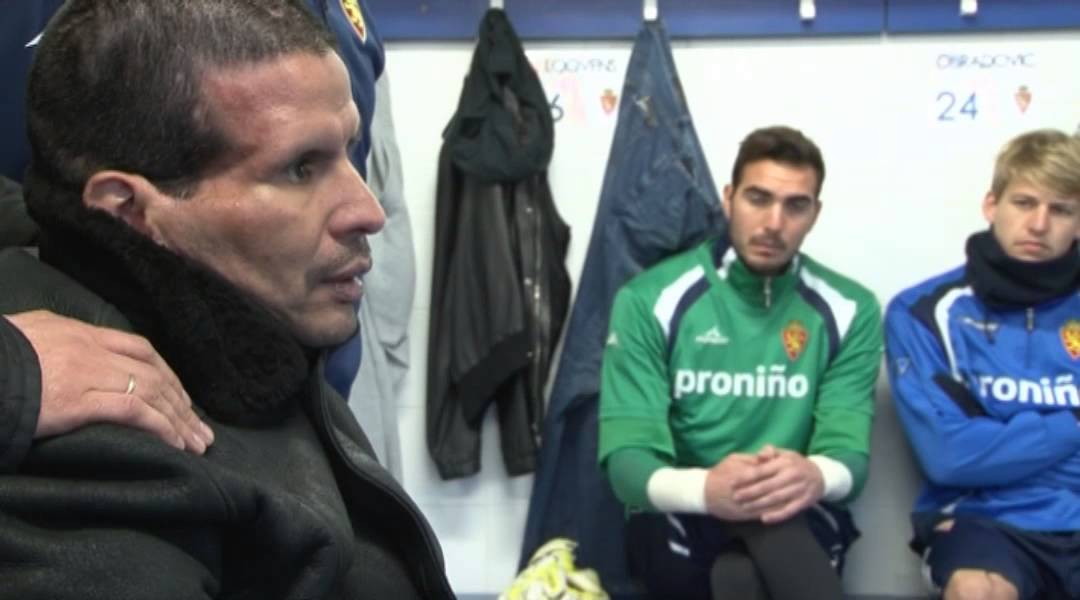 Real Zaragoza - Fernando Cáceres visita a la plantilla en el entrenamiento