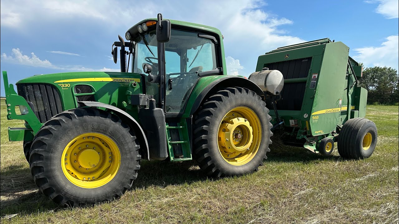 Raking and Round Baling Hay! John Deere 568
