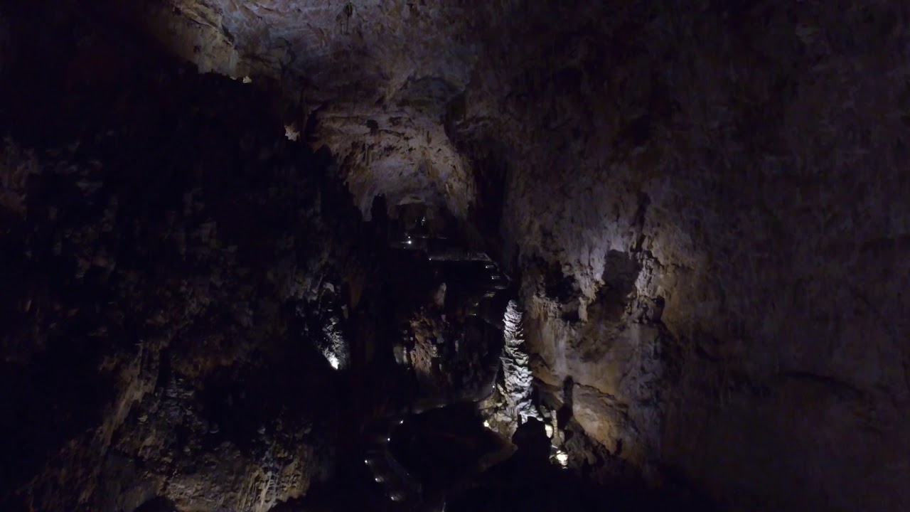 In volo nella Grotta Gigante di Trieste - 2018