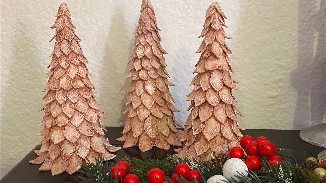 Arboles navideños de pasta flexible