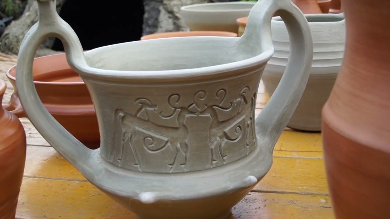 La ceramica etrusca tra passato e presente