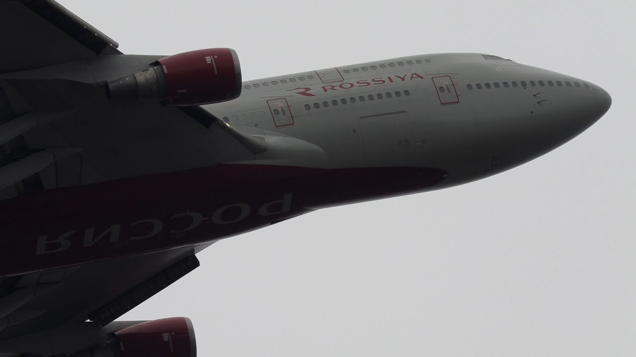 Взлет Boeing 747-400 а/к 