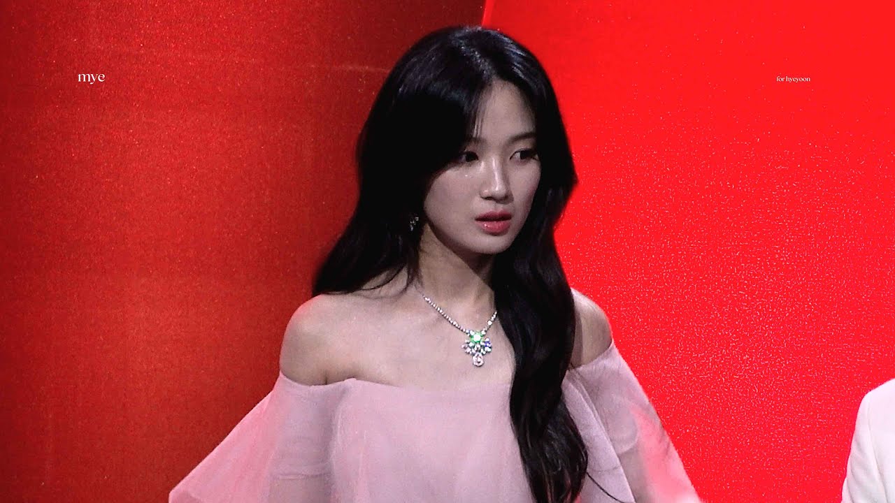 241221 김혜윤 SBS 연기대상 MC