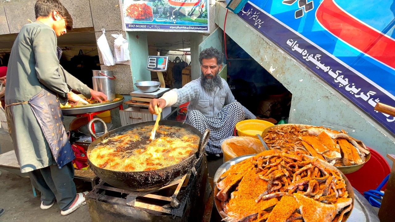 🇵🇰 RAMAZAN STREET FOOD AND WALKING TOUR - MINGORA PAKISTAN 4K 60FPS