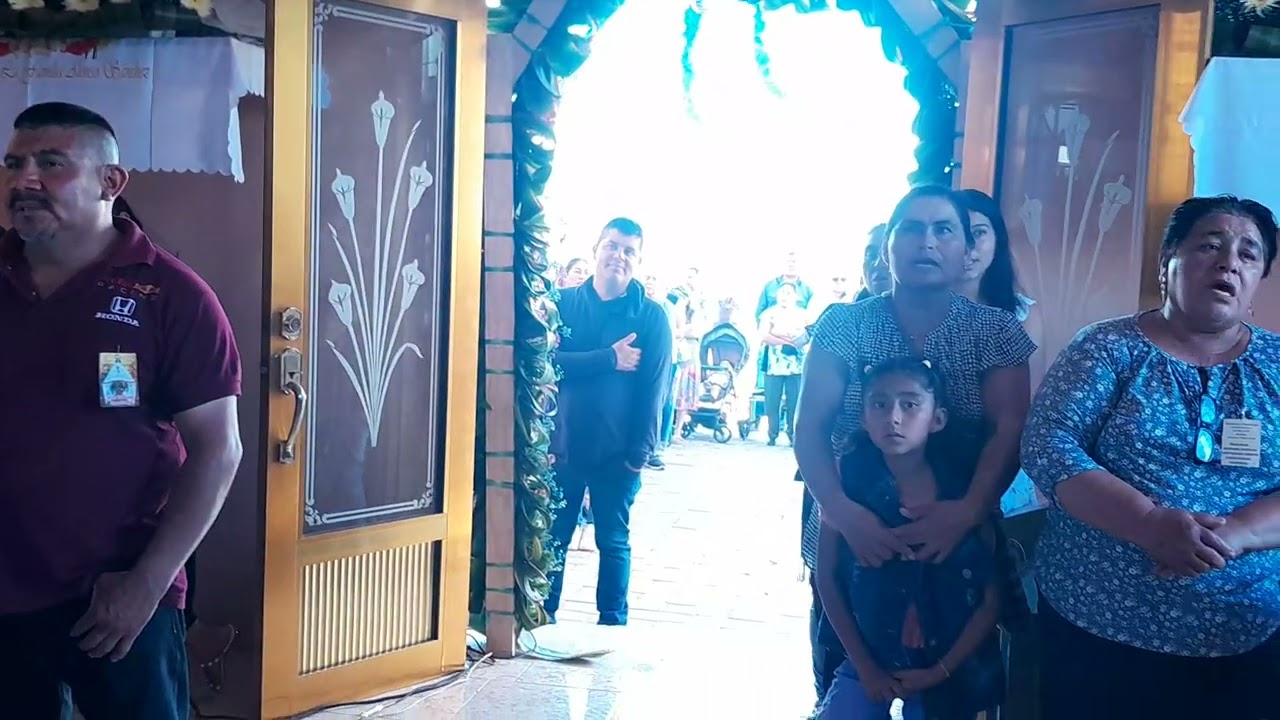 Misa a honor a la virgen de Juquila. Barro Azul.