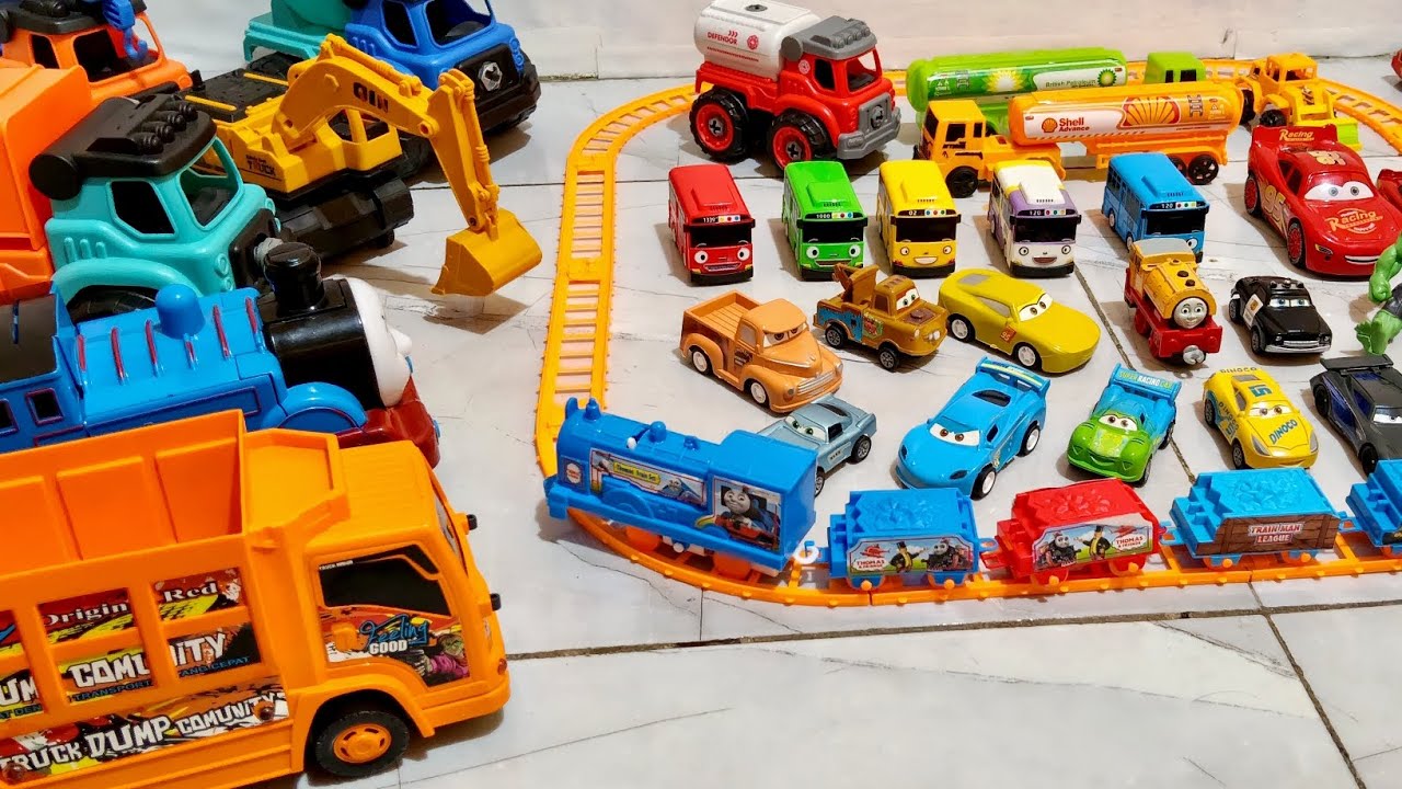 Mainan kreta Thomas, truk oleng, excavator, TAYO, lightning McQueen, Disney Pixar Cars, ambulance