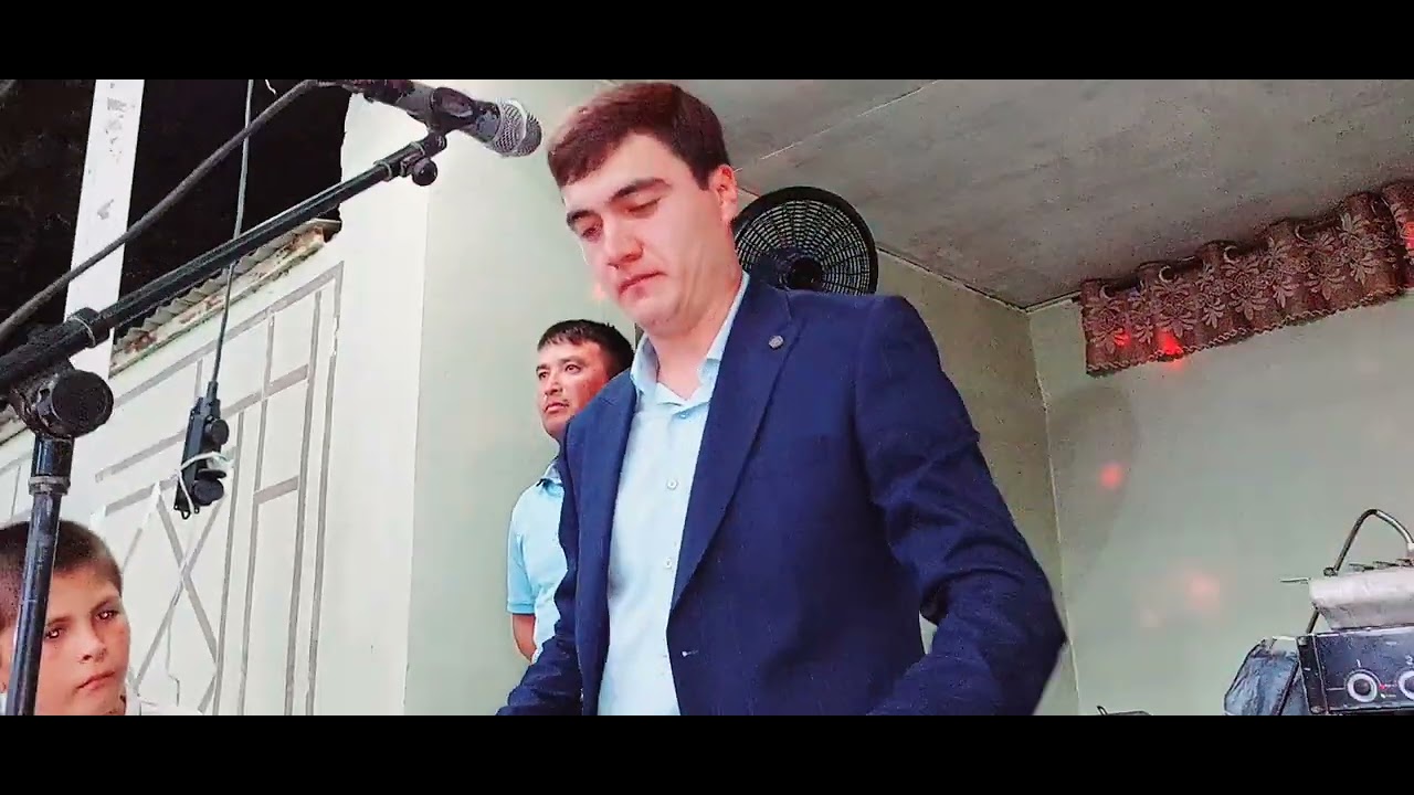 туйда лизгинкага киёв гарини уйнаб куйди