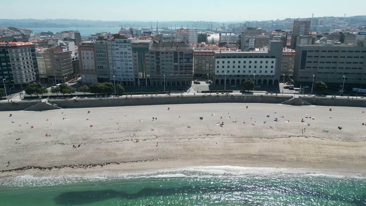 Praia de Riazor and Playa del Orzan, A Coruña, Galicia, Spain