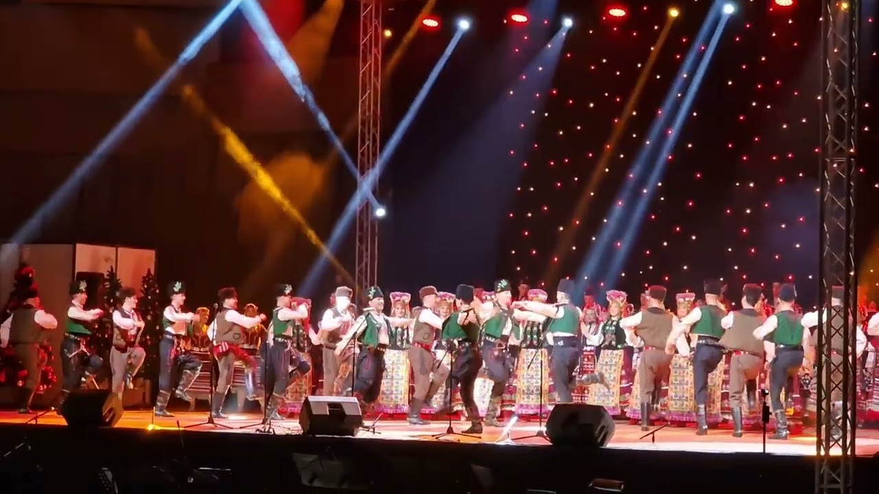 Празничен тракийски танц
