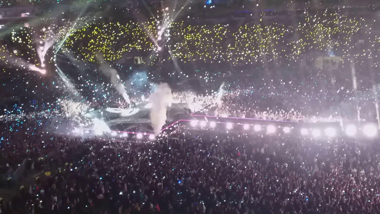 BTS IN BRASIL FANCAM SHOW 26/05 MIKROKOSMOS(PROJETO DA BANDEIRA)