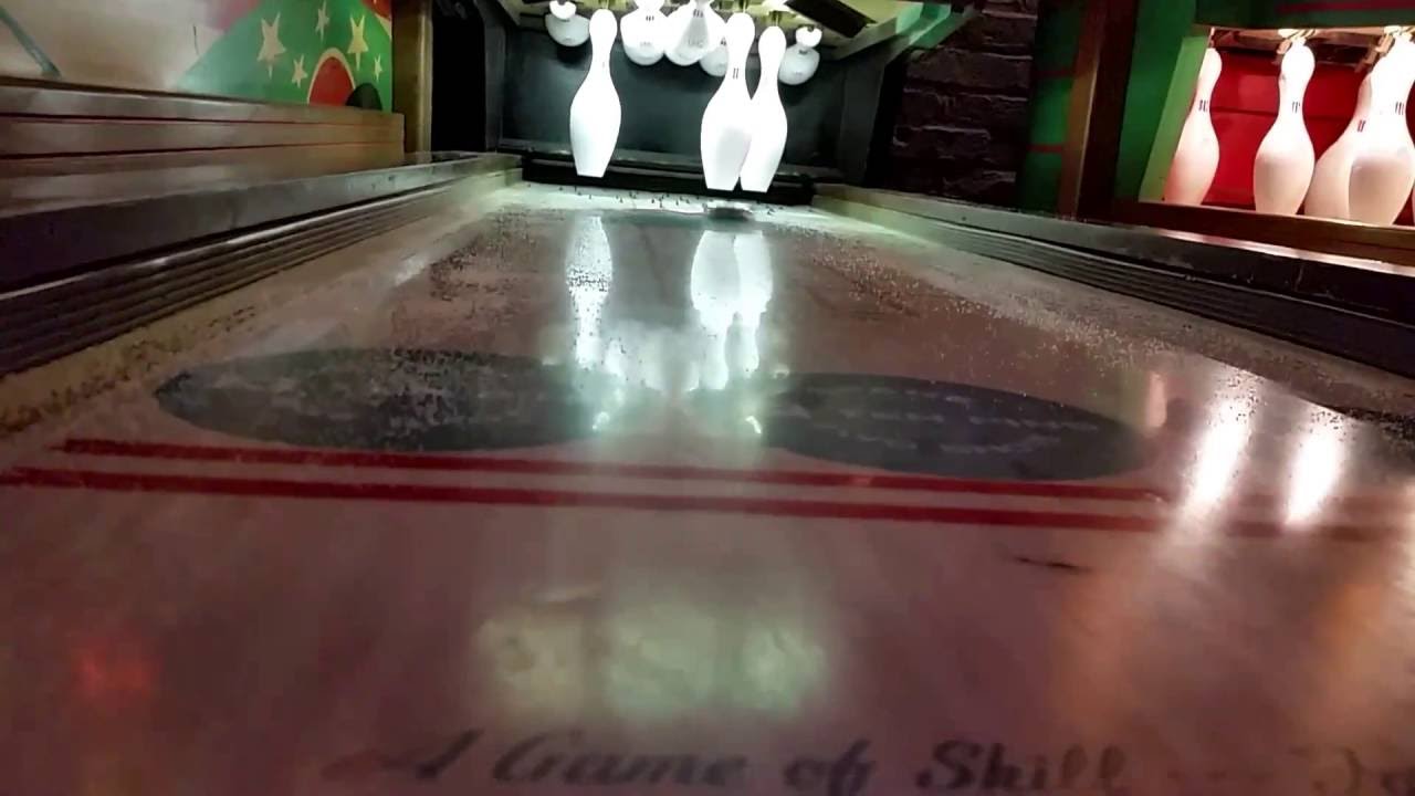 Silverbar Museum, Shuffle board bowling.