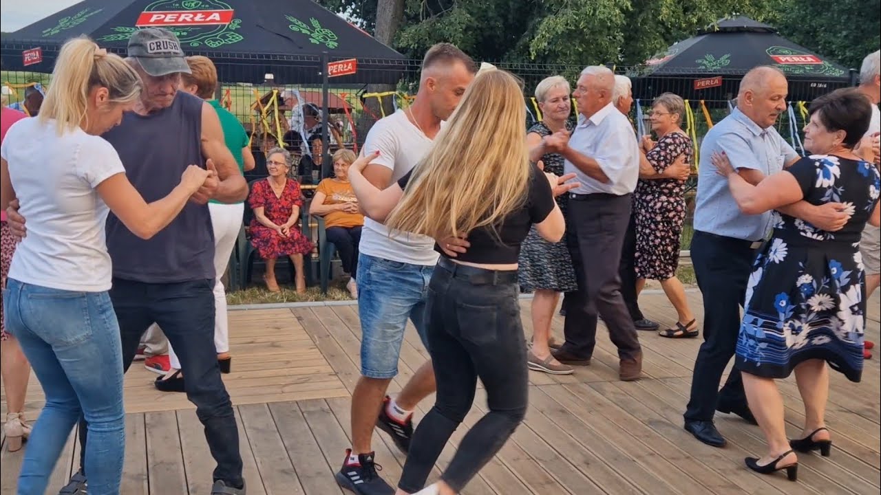 Młodzi tancerz też lubią stare ludowe szlagiery!