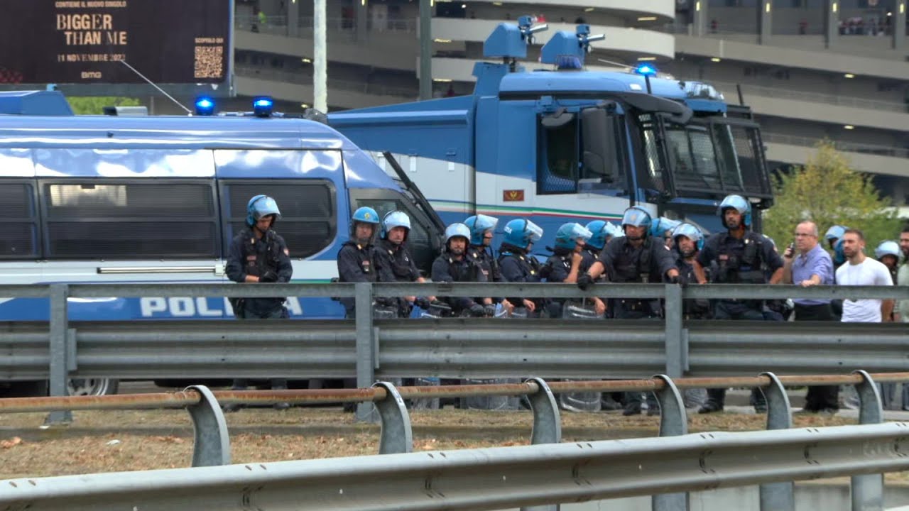 San Siro, l'arrivo dei tifosi croati della Dinamo Zagabria: pronti anche gli idranti