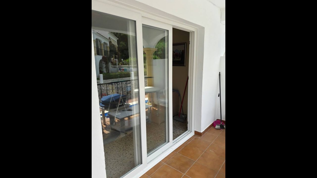 Rehau Three Track, Three Pane Sliding uPVC Patio Doors, Geneva Windows Demo.  Ventanas Rehau Malaga