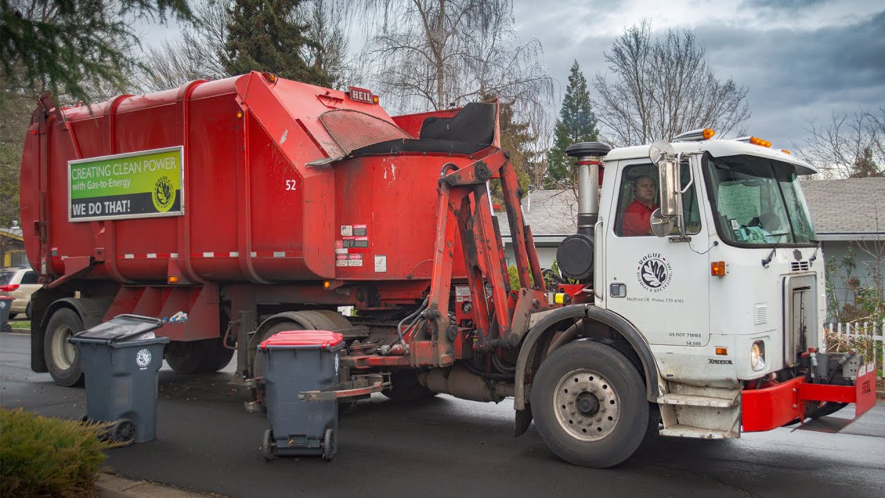 Autocar Xpeditor - Heil STARR w/ Python Arm Garbage Truck
