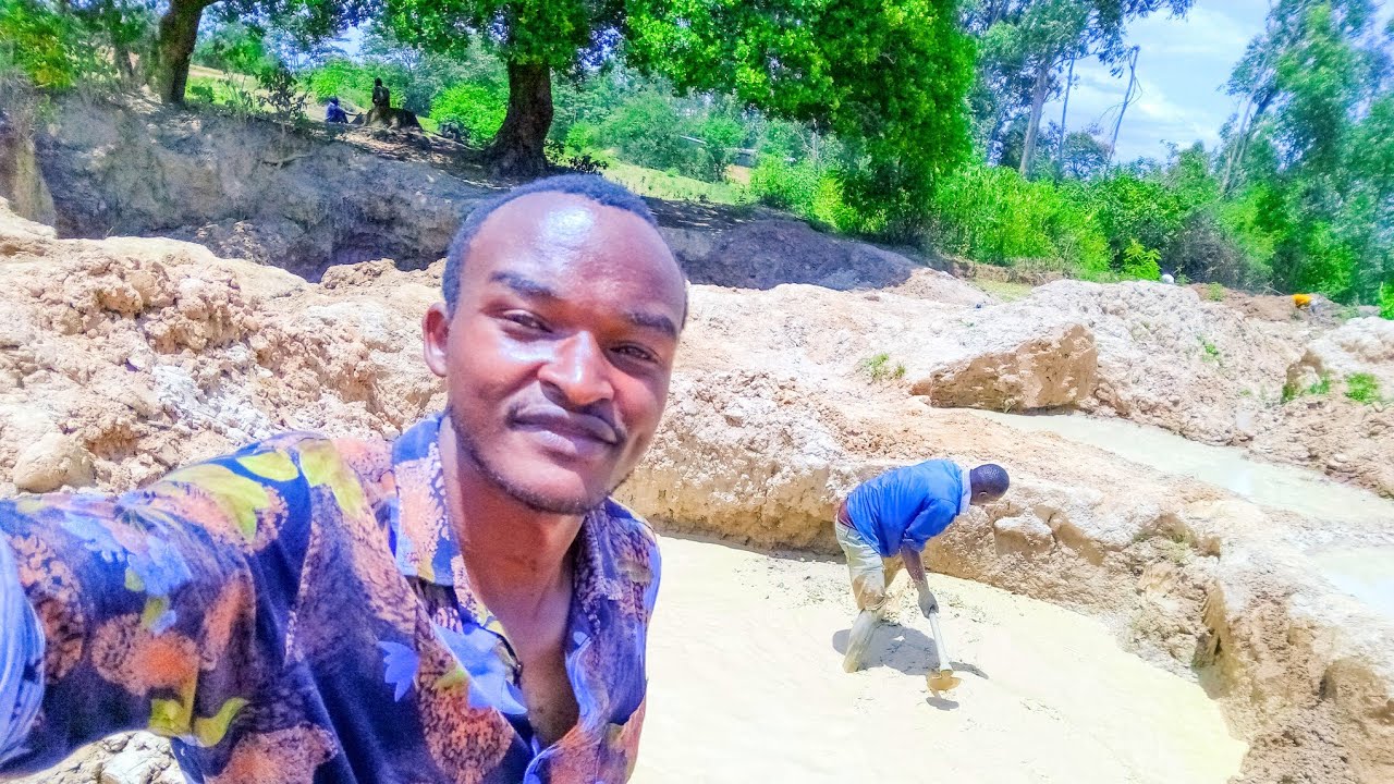 Creative SAND harvesting in an African Village
