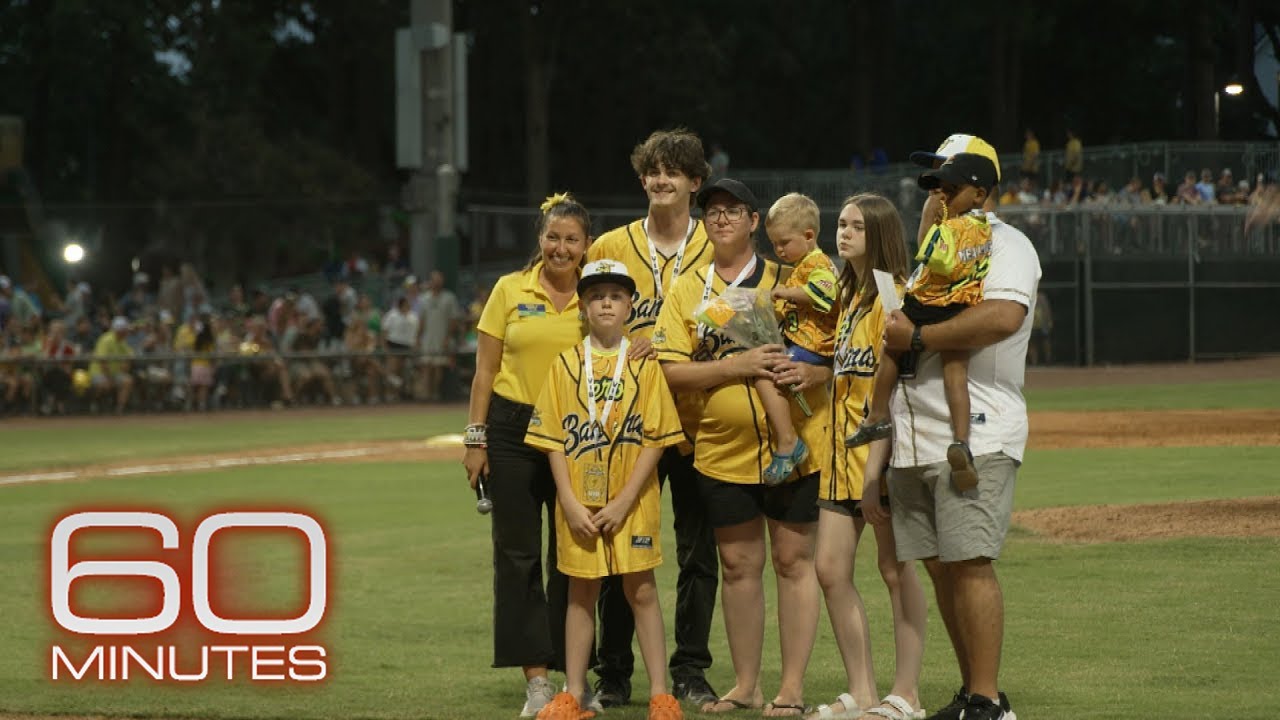 How the Savannah Bananas celebrate foster families