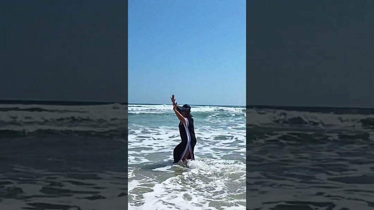 Все на море.