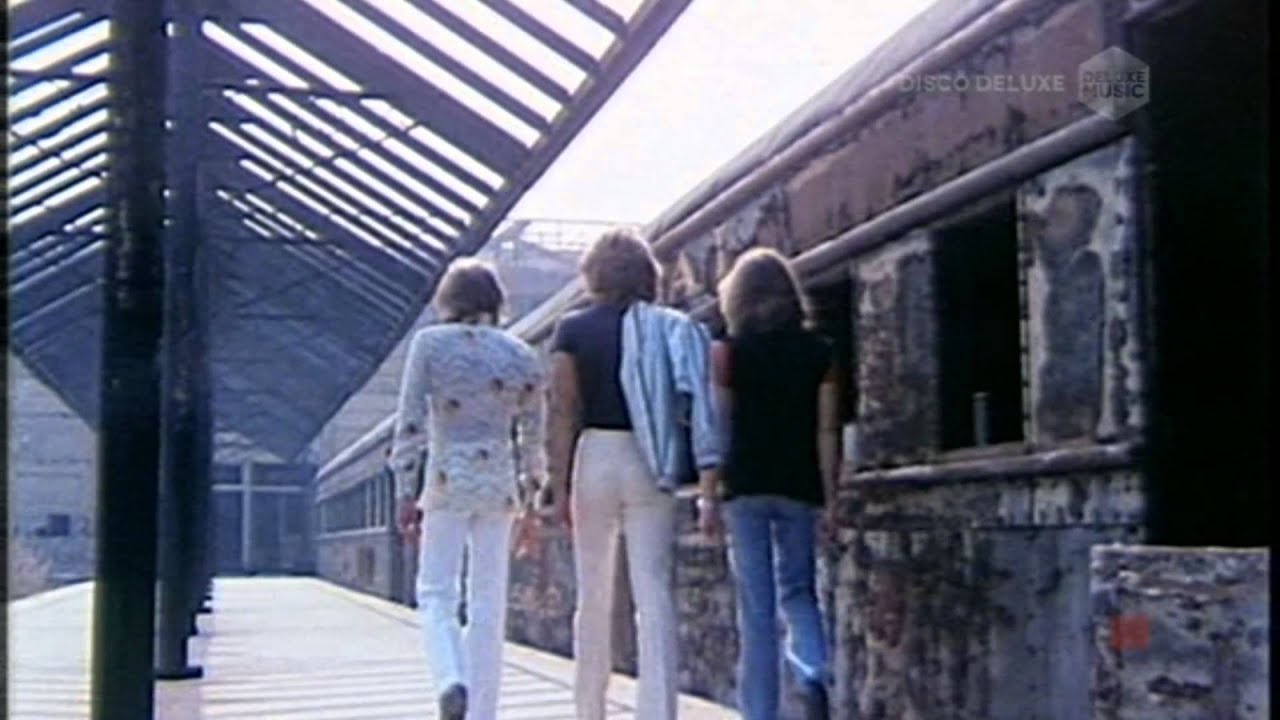 Pink Floyd Vs Bee Gees Staying Alive In The Wall