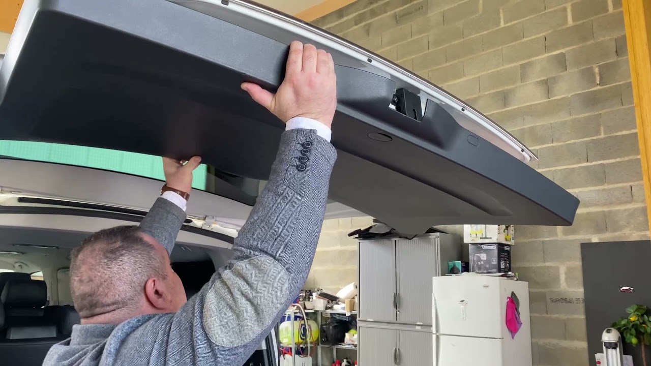 Installation d’une caméra de recule  sur une Volkswagen T6. Установка камеры заднего вида на vw t6