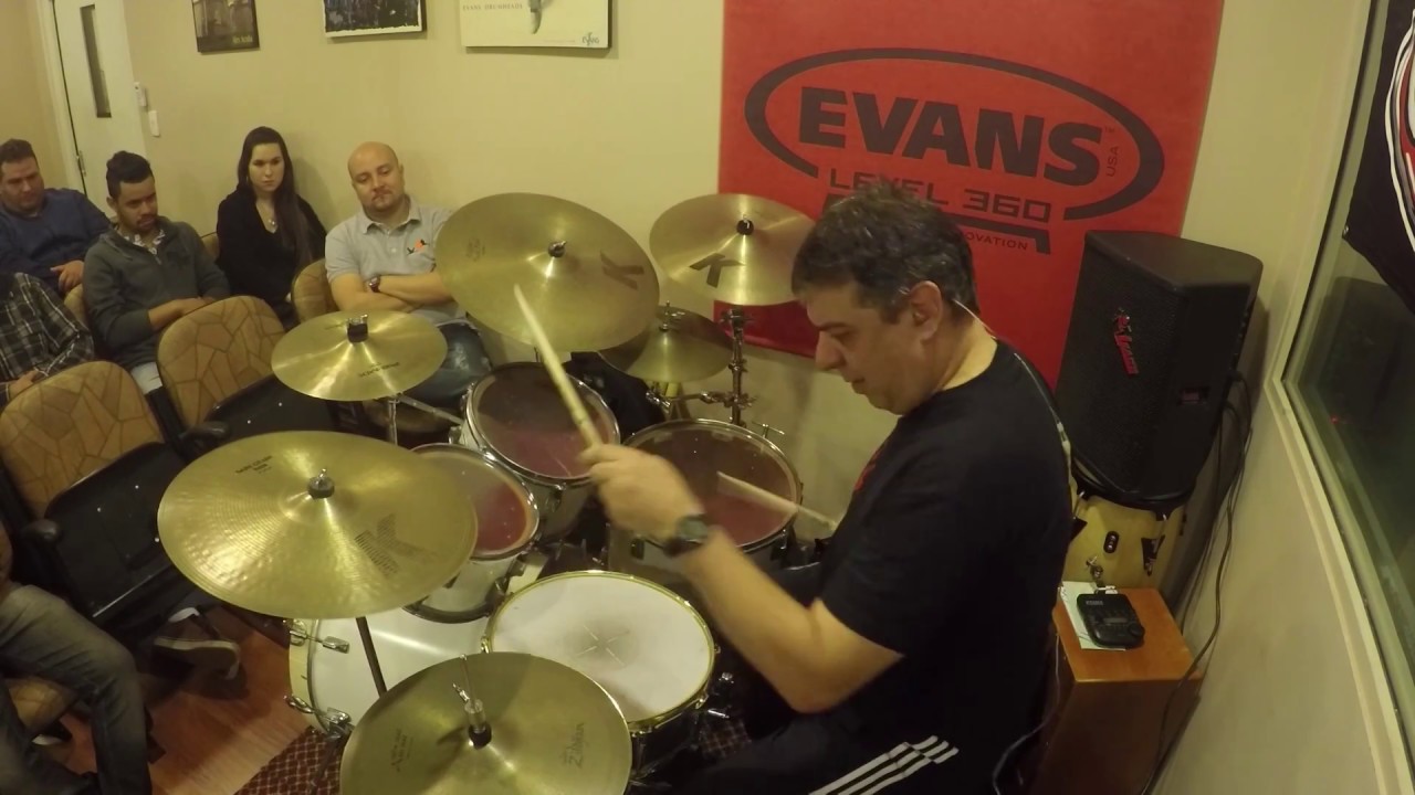 Giba Favery tocando no Sindicato dos M&uacute;sicos em SP