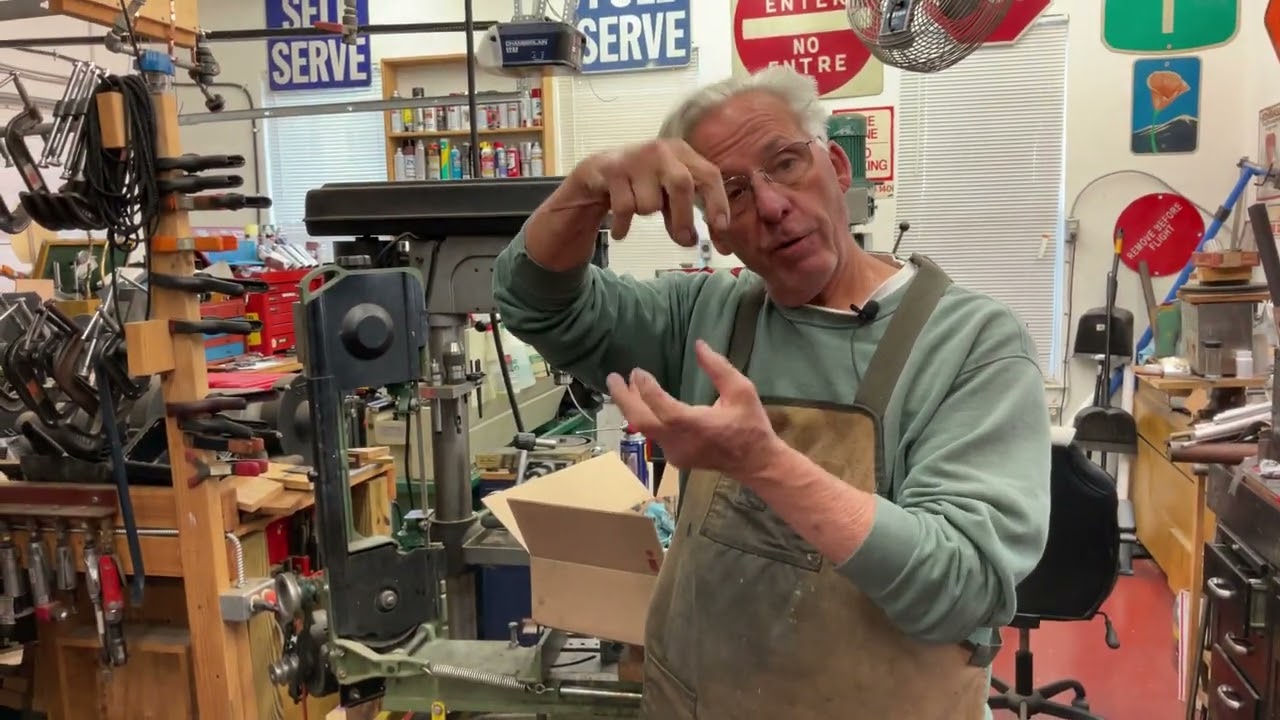 1413.  Where to grease and oil a VV-130 phonograph ￼