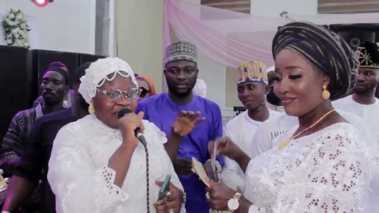 ALHAJI SAOTY AREWA  LIVE ON STAGE