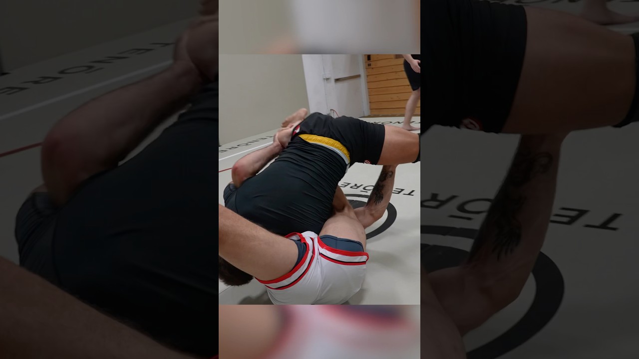 Have you seen this sweep? #bteamjiujitsu