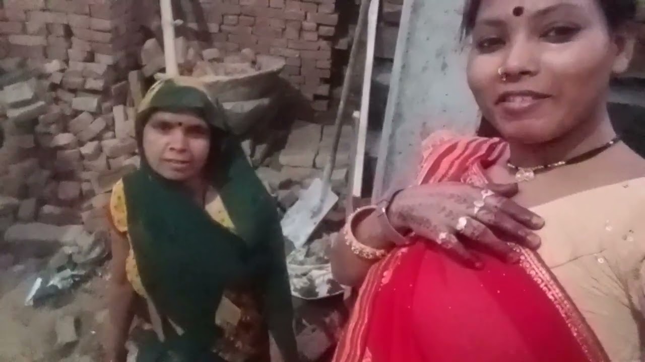 तुम्हारे मम्मी का घर बन रहा है दोस्त