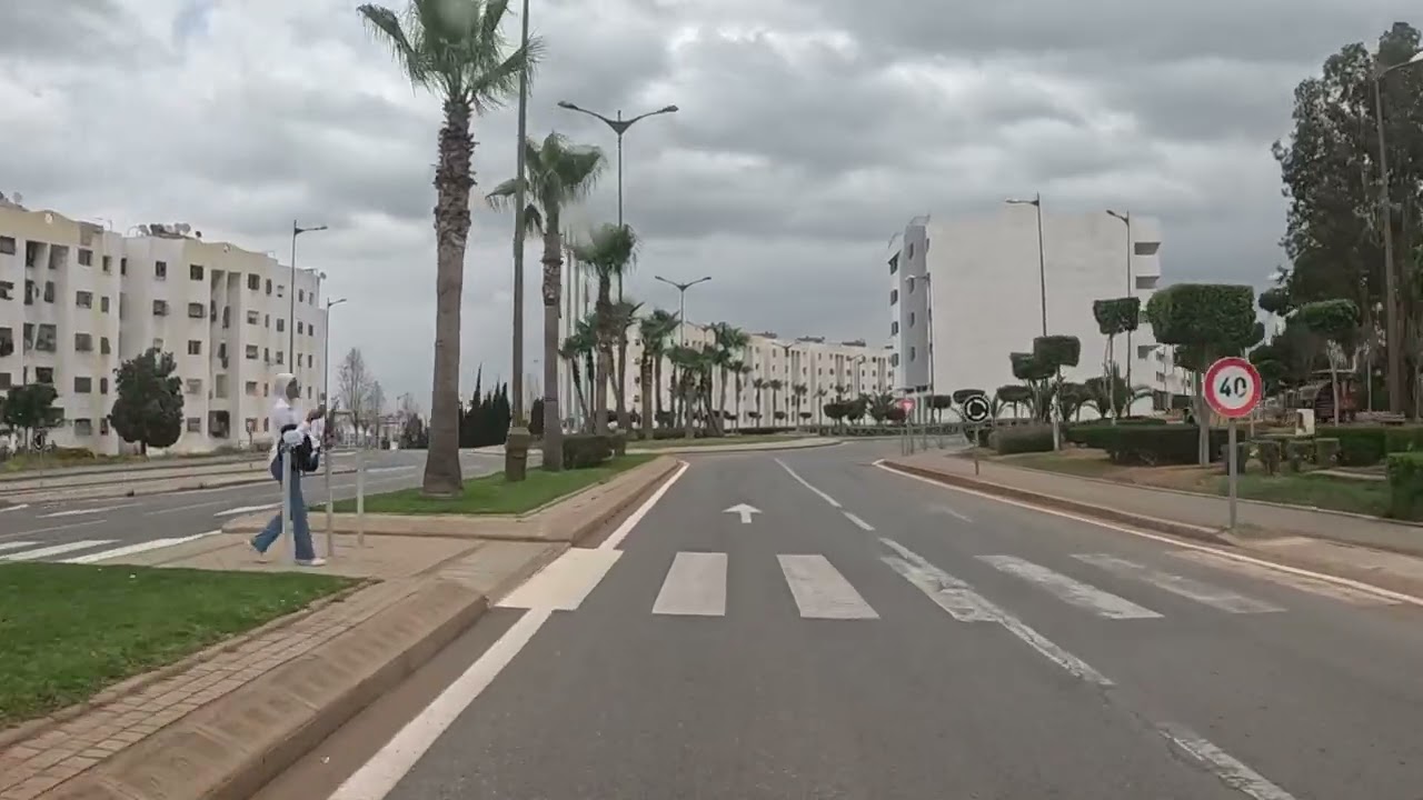 passage par TAMESNA près de Tamara ...l'une des villes nouvelles créés au Maroc