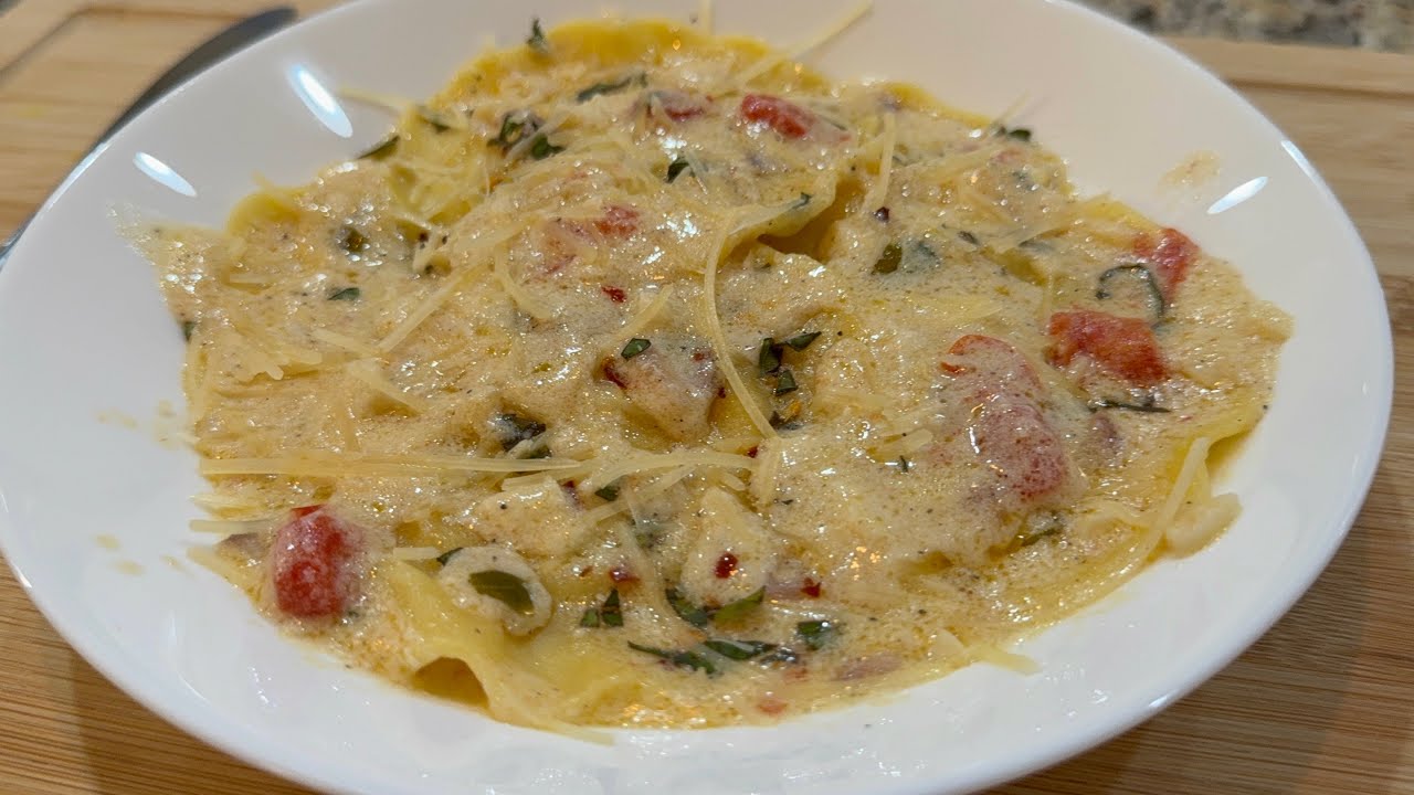 Lobster Ravioli in a Delicious and Easy Creamy Garlic Sauce!