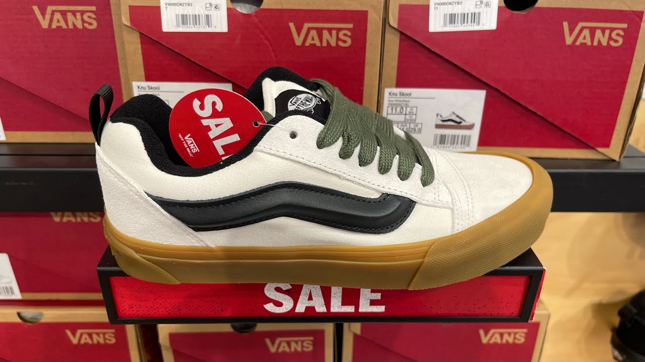 Vans KNU Skool (Gum White/ Black) - Style Code: VN000D6ZYB2-BKW
