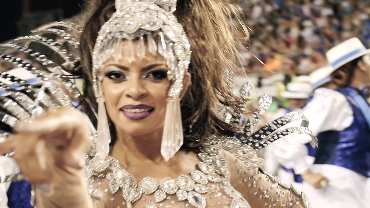 Musas fazem a festa no Sambódromo do Anhembi