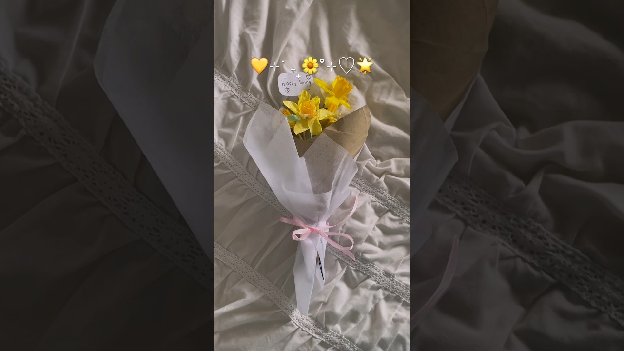 The perfect spring flower 🥹🌼💛 ib / paperlene