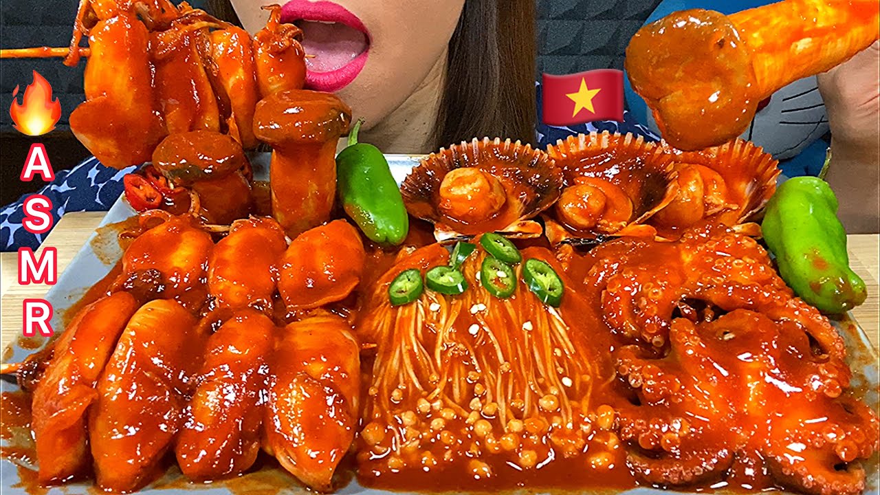 EATING SPICY SEAFOOD BOIL, OCTOPUS, SQUID, SCALLOPS, KING OYSTER MUSHROOMS & ENOKI MUSHROOMS ASMR