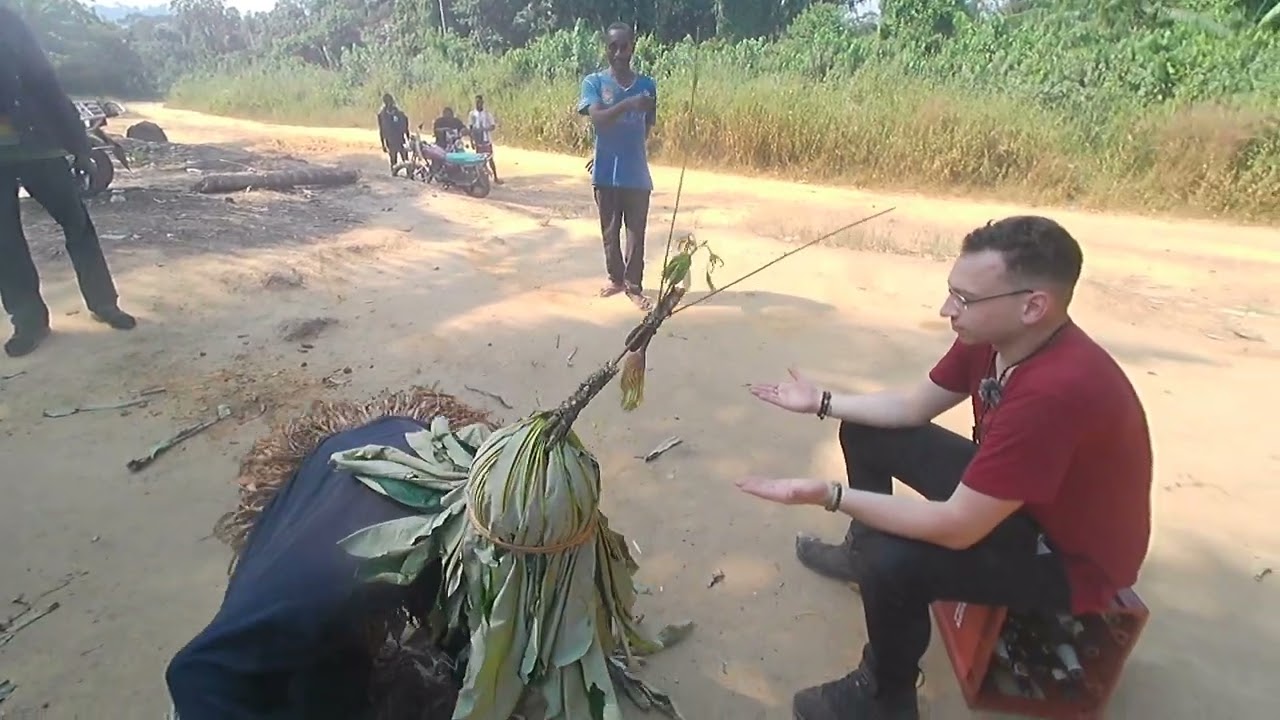 Cameroun: 1st day with the pygmies - tribe