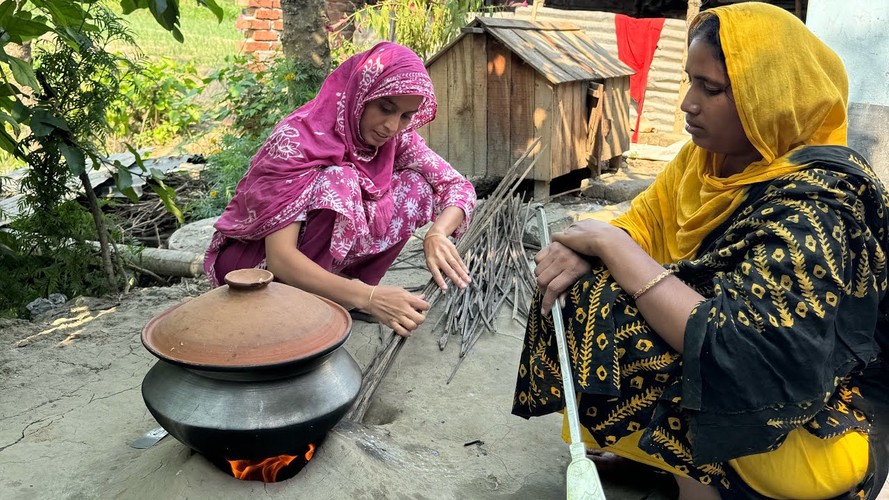 তুলি কখনোই মুখ ফুটে আমার কাছে কিছুই খেতে চায় না