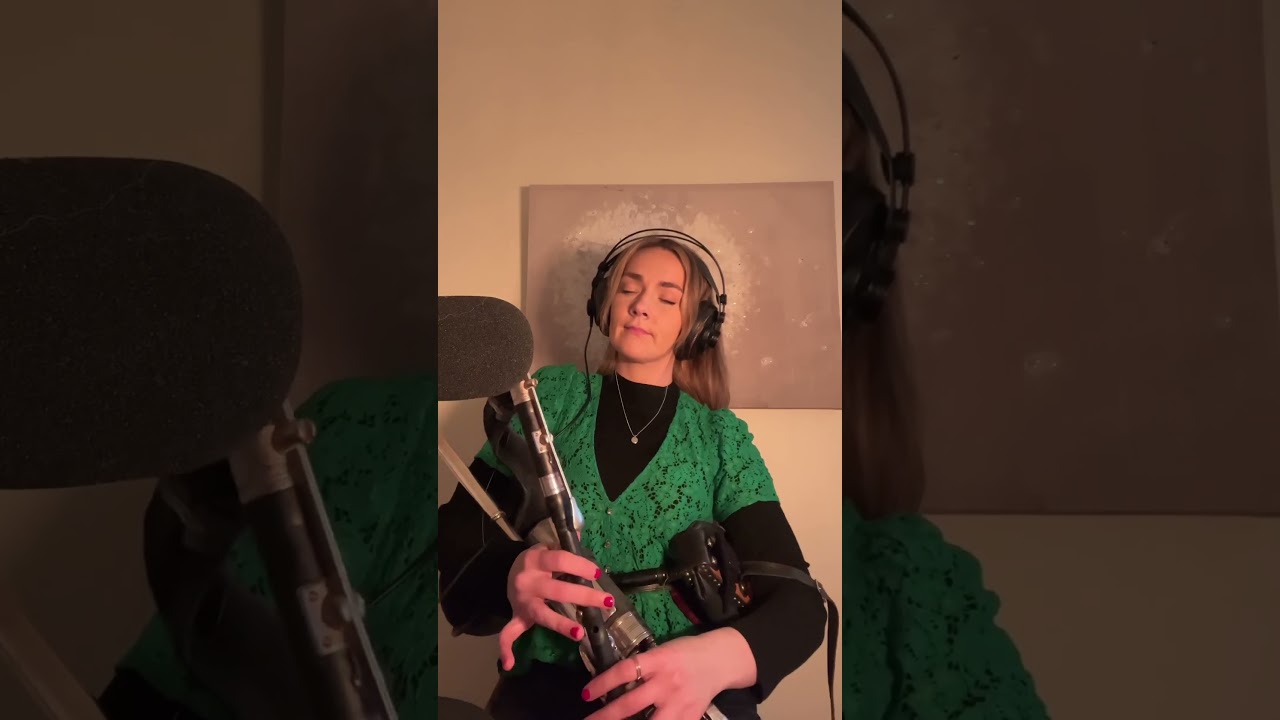 Uilleann pipes playing Irelands National Anthem &lsquo; Amhr&aacute;n na bhFiann&rsquo; #irishmusic #uilleannpipes