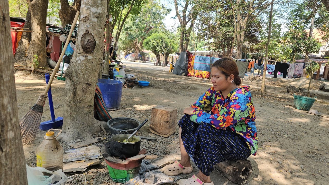 យាយតាភៀសសឹកចង់ពិសារឆាក្តៅមាន់គាត់សប្បាយចិត្តណាស់