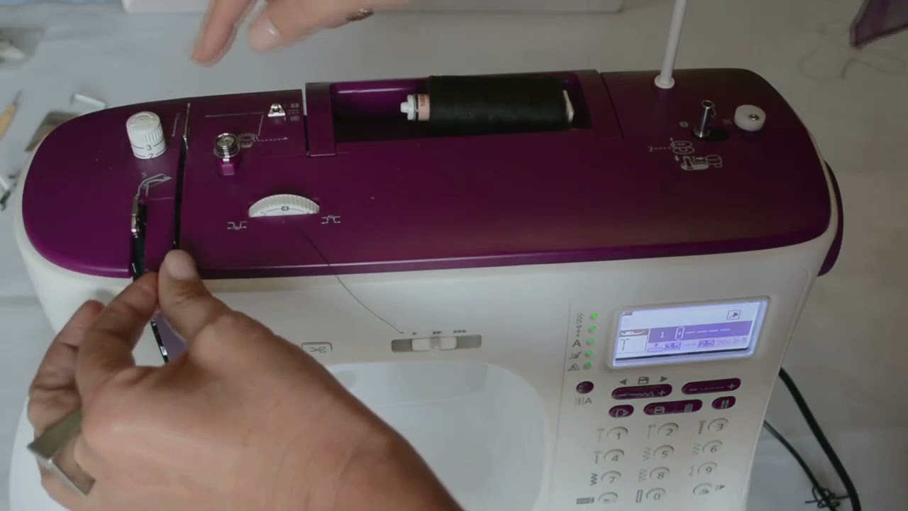 Pillole di cucito - video 4 - Come infilare il filo nella macchina da cucire!
