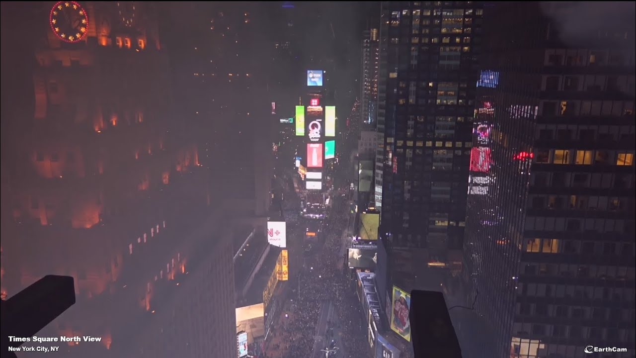 One Times Square Cam | New Year 2022 - EarthCam