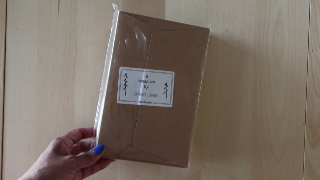 Unboxing: September Leather Standard Size Traveler's Notebook