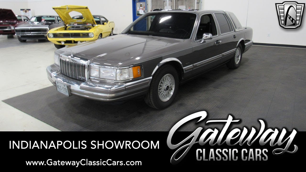 1990 Lincoln Town Cars at Gateway Classic Cars in Indianapolis #1730