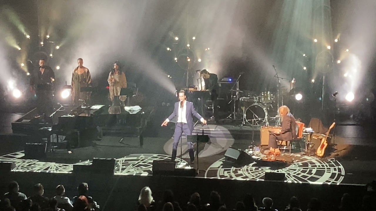 Nick Cave & Warren Ellis - Shattered Ground - Live at Carr&eacute;
