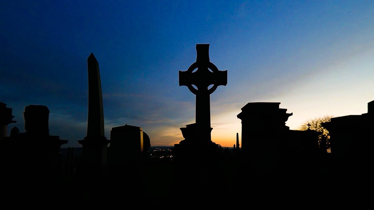 Ambient Walk around Glasgow Necropolis at Twilight