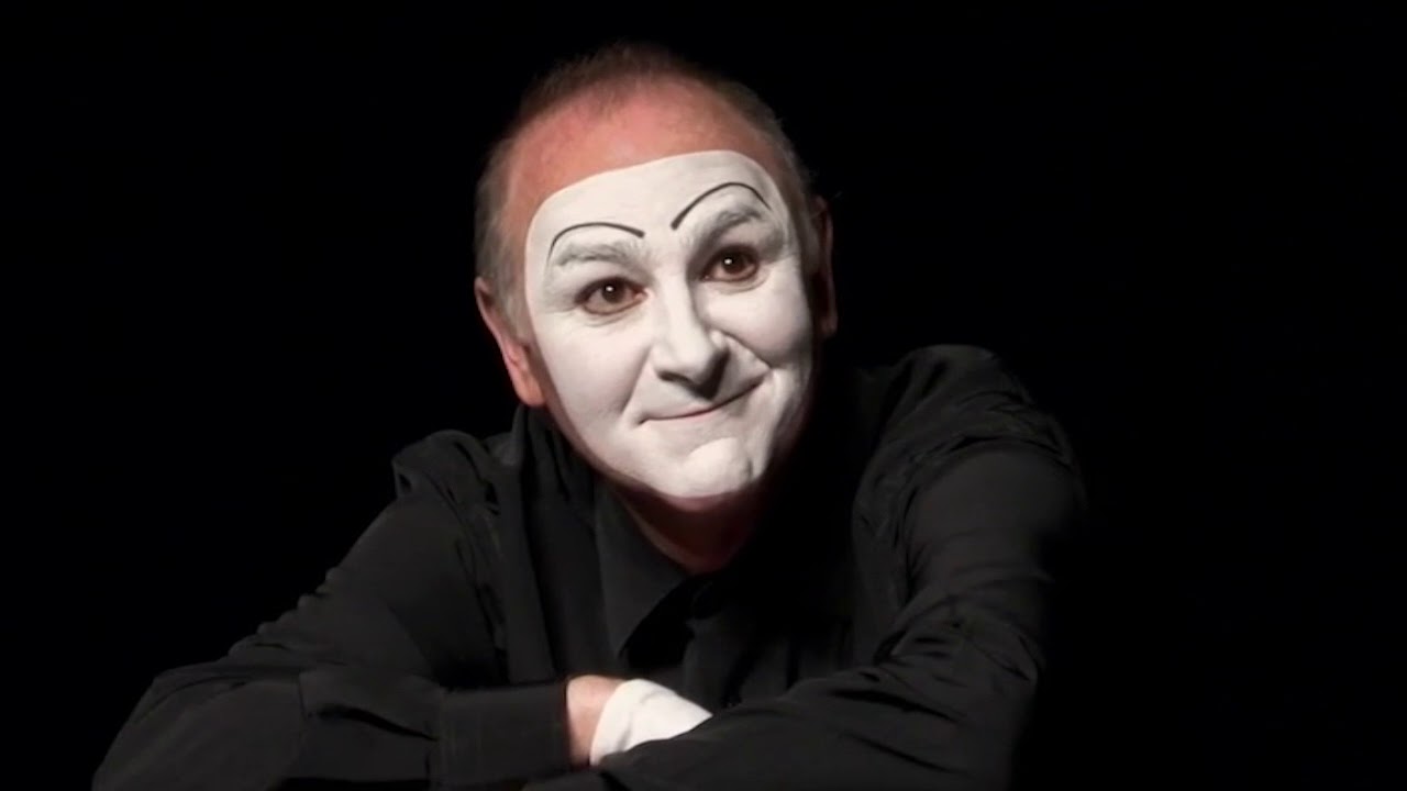 If you think mime is boring … take another look with Carlos Martínez.