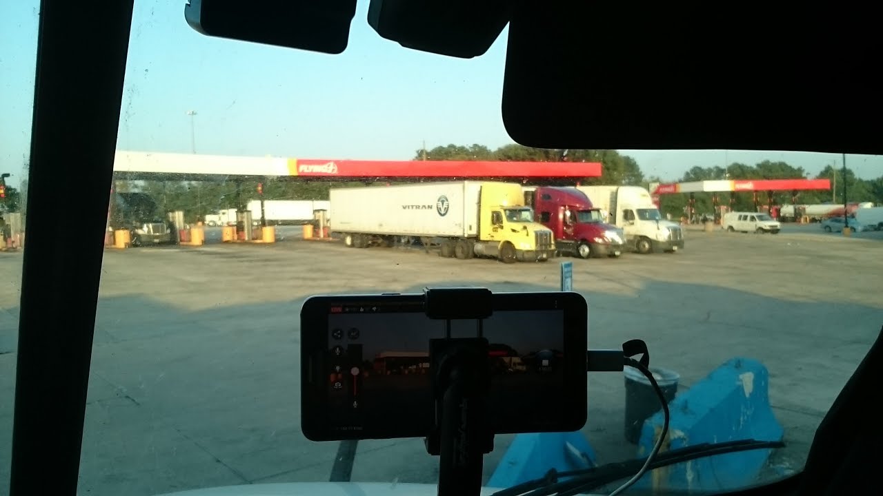 BigRigTravels LIVE Truckstop Cam from the Love's truckstop in Wamsutter, Wyoming