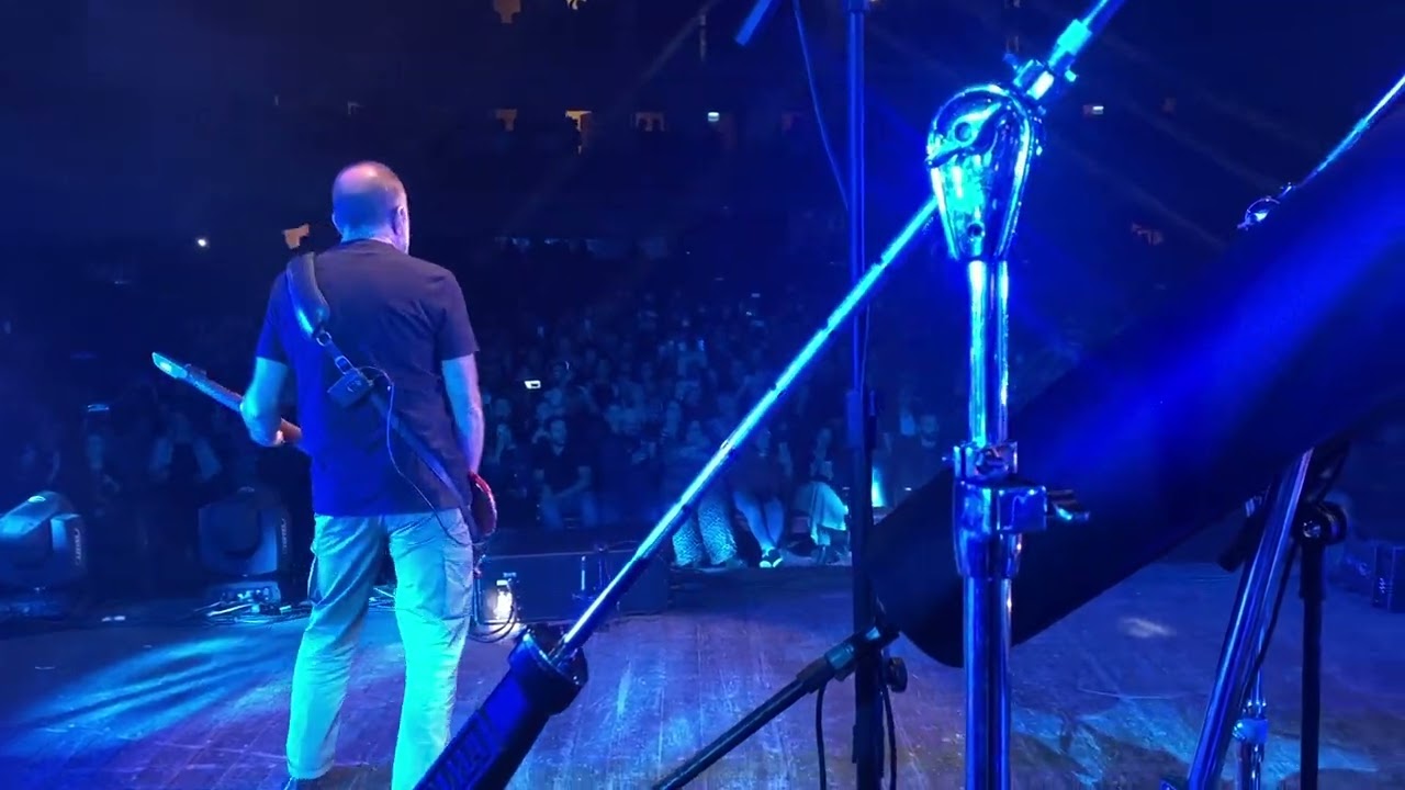 Lanterna dos Afogados (Oficial) - Versão Exclusiva ao Vivo em Pelotas filmada por trás da bateria