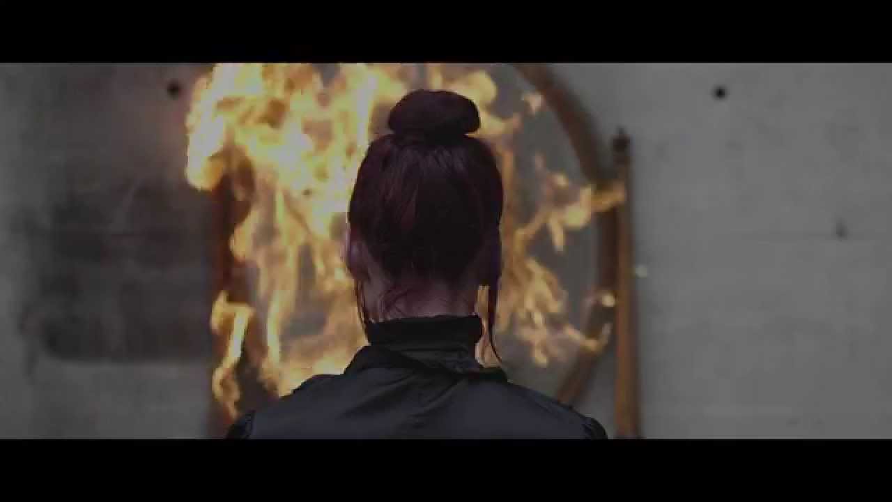 Red Mecca - Skin  [Official Music Video]